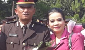 Diduga Rina Sinaga sebagai Sindikat, Istri dari Oknum Polisi ini Resmi Dilaporkan Diduga Rina Sinaga sebagai Sindikat, Istri dari Oknum Polisi ini Resmi Dilaporkan